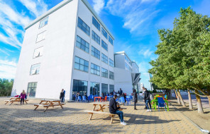 yakin dogu universitesi