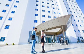 yakin dogu universitesi